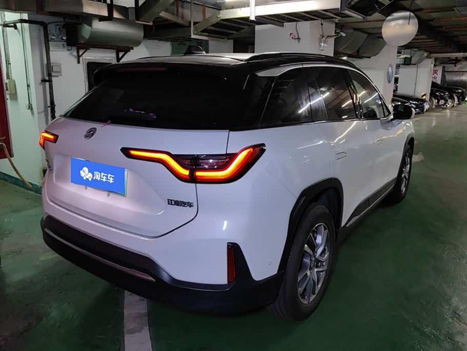NIO ES6
