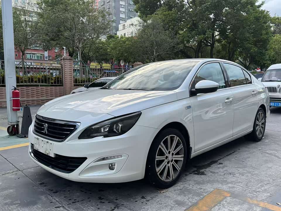 Peugeot 408