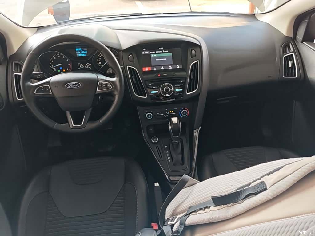 Ford Focus, 2018 10