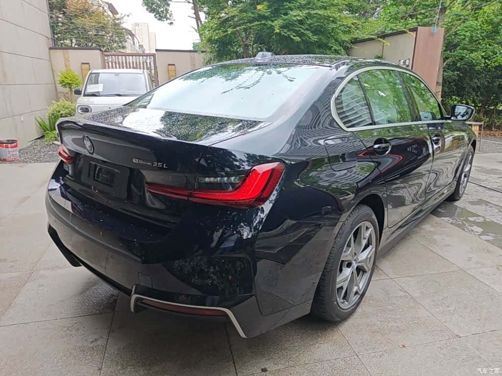BMW i3, 2026 все фото