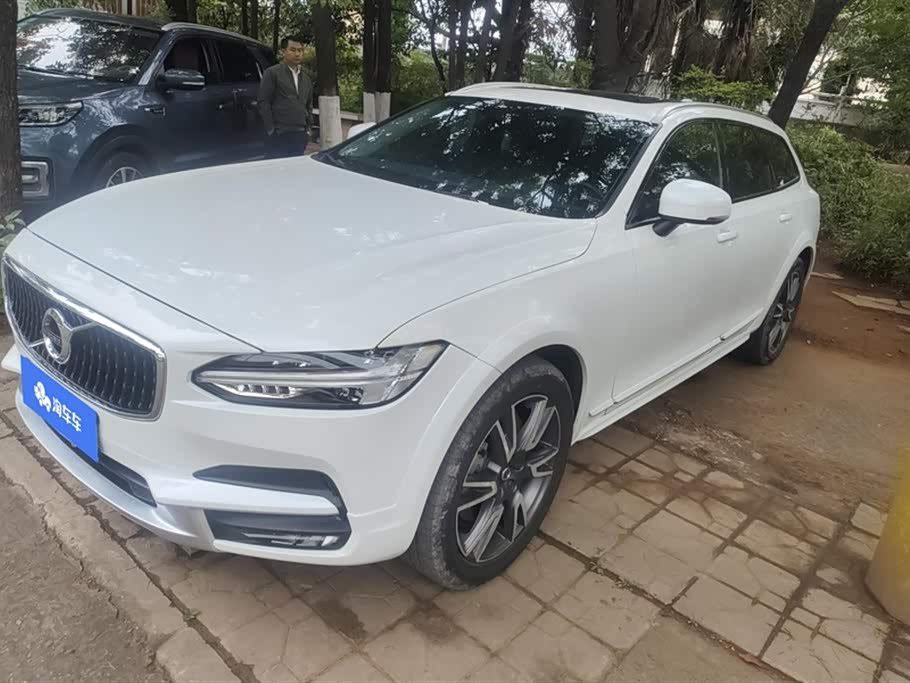 Volvo V90