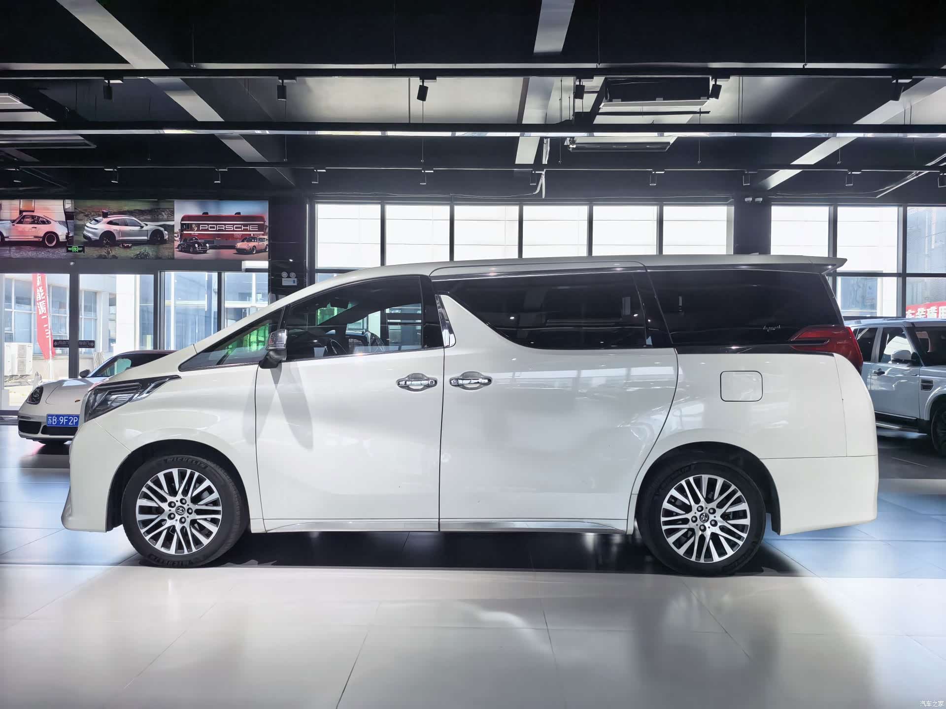 Toyota Alphard, 2018 9