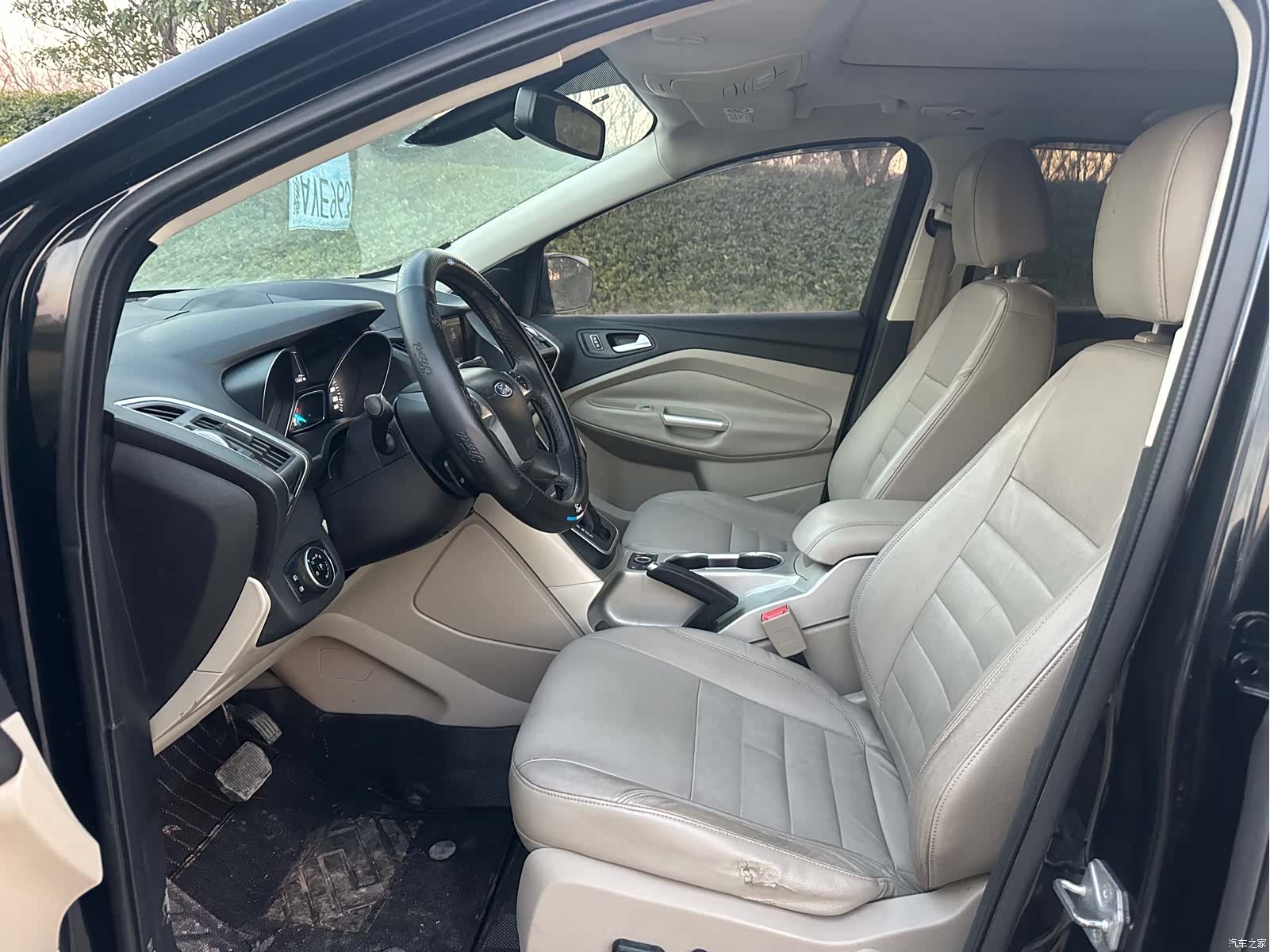 Ford Kuga, 2015 4