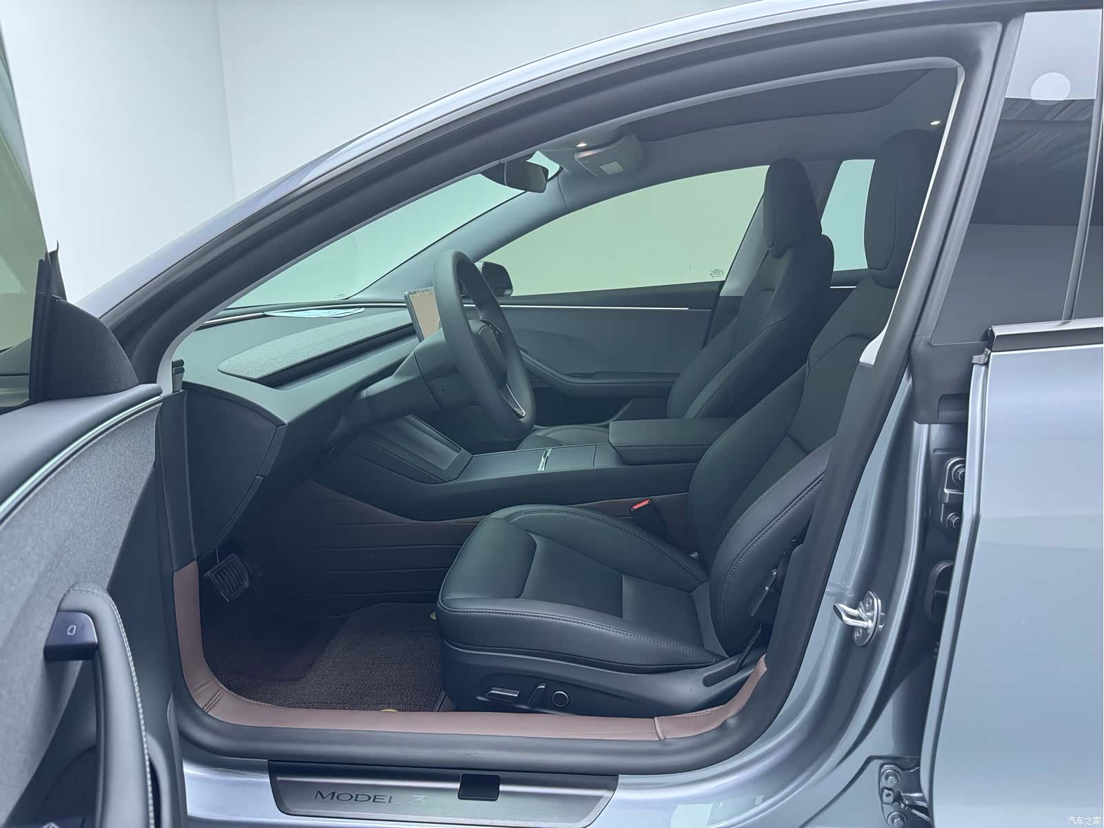 Tesla Model 3, 2025 все фото