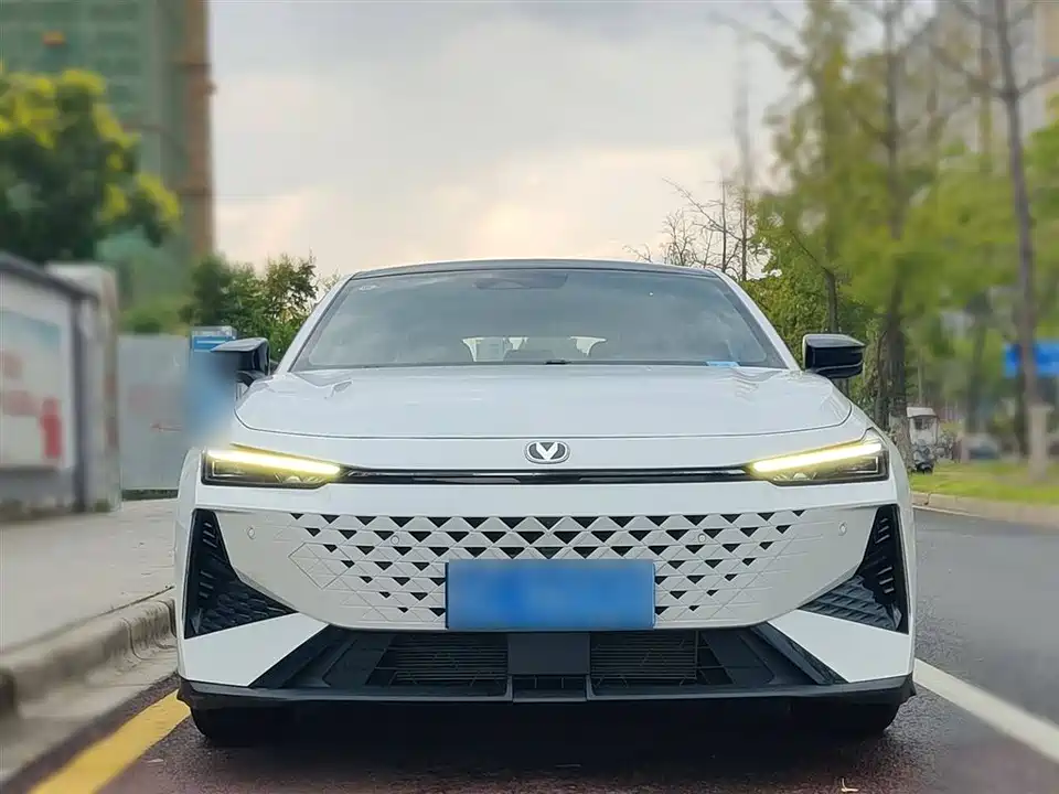 Changan UNI-V