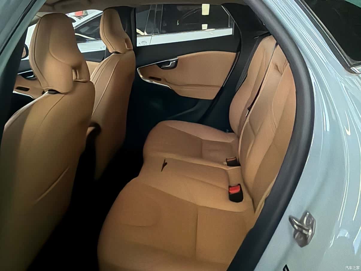 Volvo V40, 2017 11