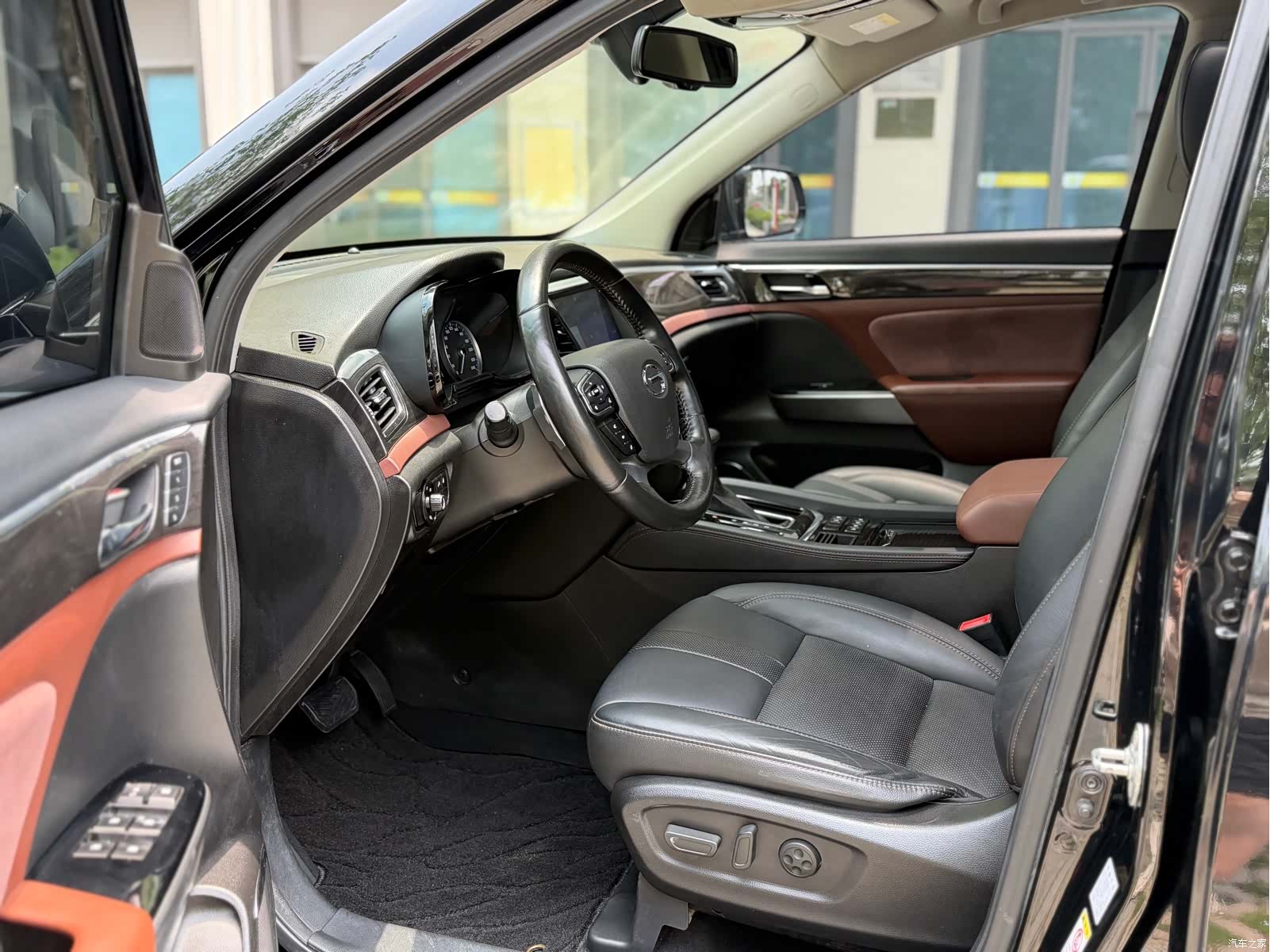 Trumpchi GS8, 2017 10
