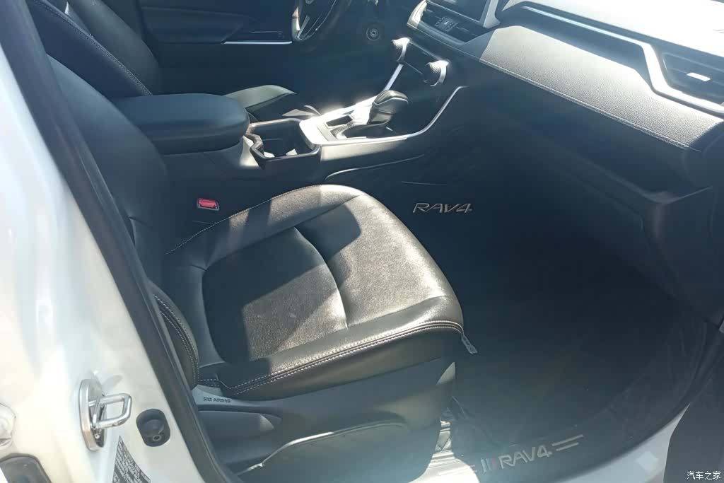 Toyota RAV4, 2020 8
