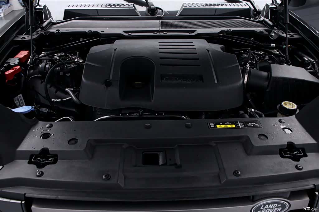 Land Rover Defender, 2024 17