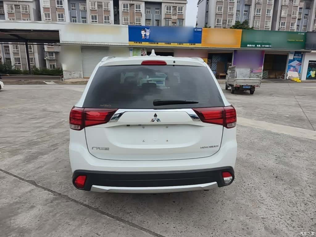 Mitsubishi Outlander, 2018 6