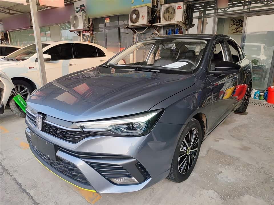 Roewe i5