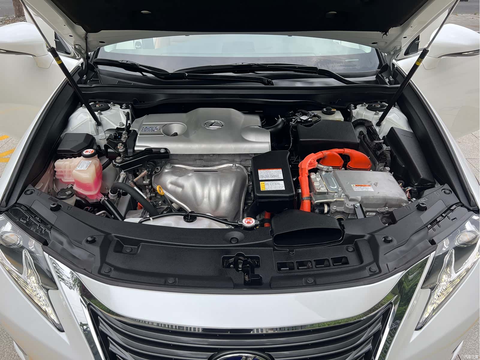 Lexus ES, 2018 14