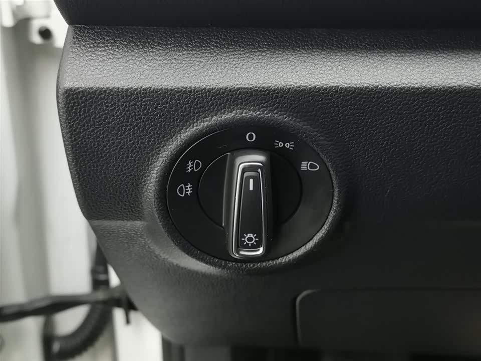 Volkswagen T-ROC exploring Songs