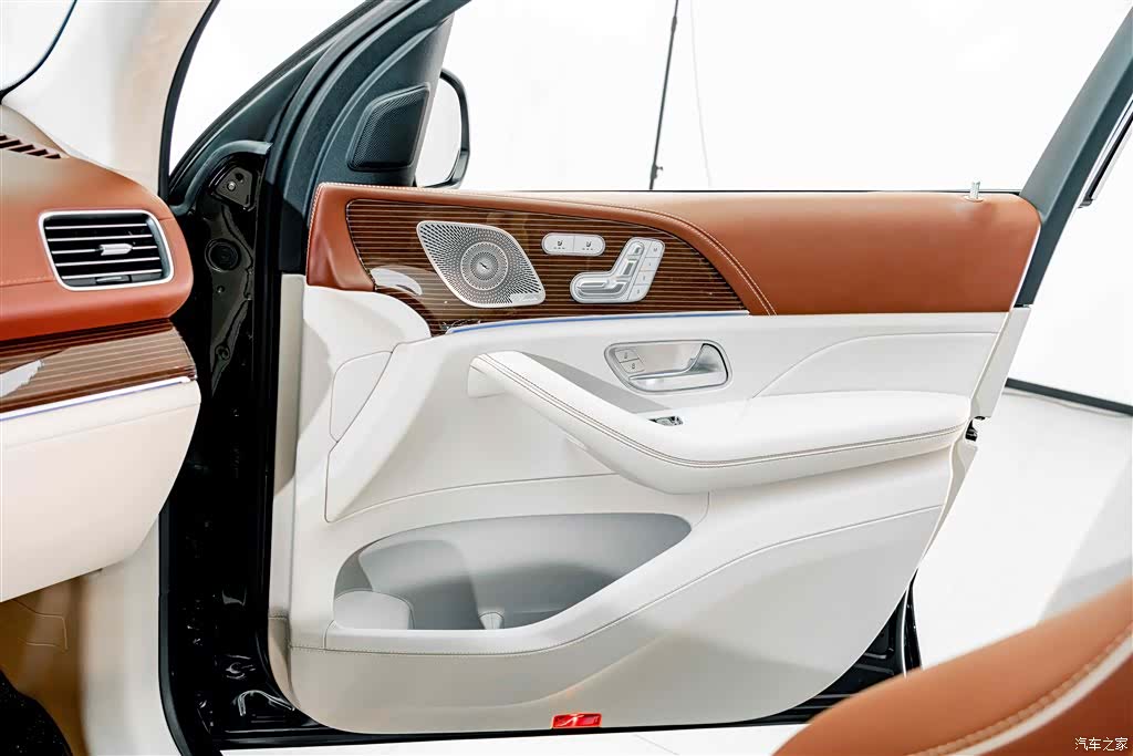 Maybach GLS, 2023 17