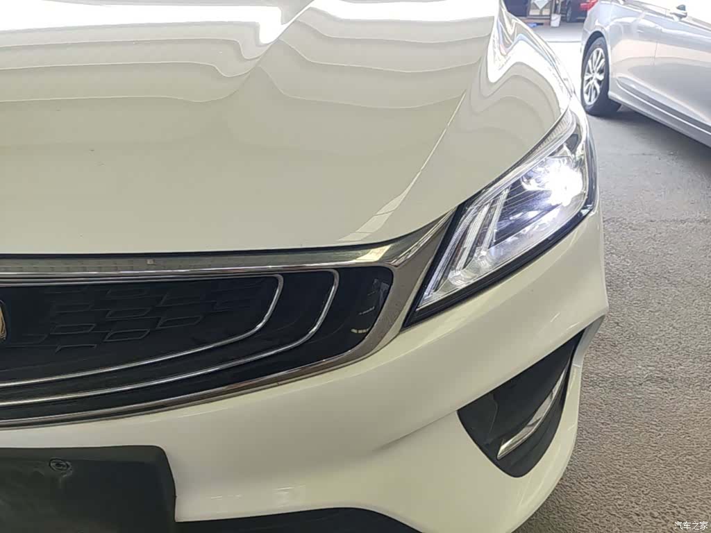 Geely Binray, 2019 18