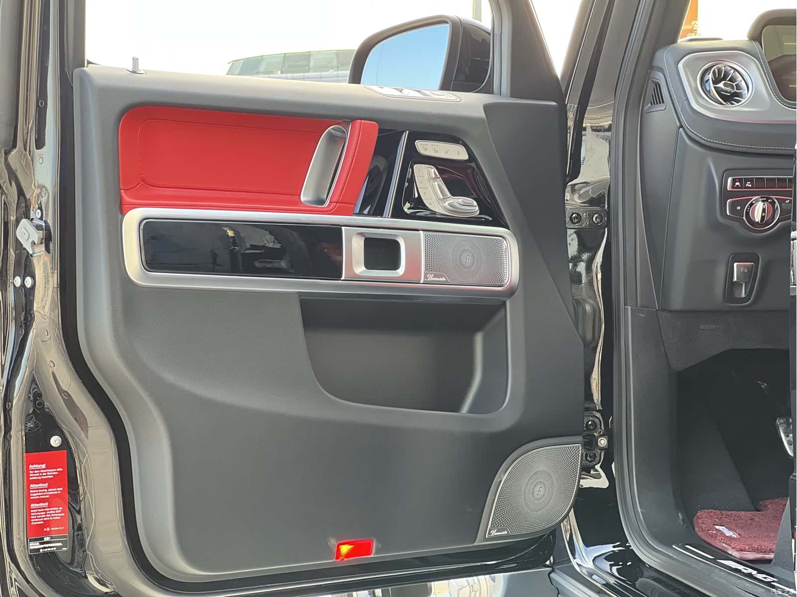Mercedes-Benz G-Class, 2023 16