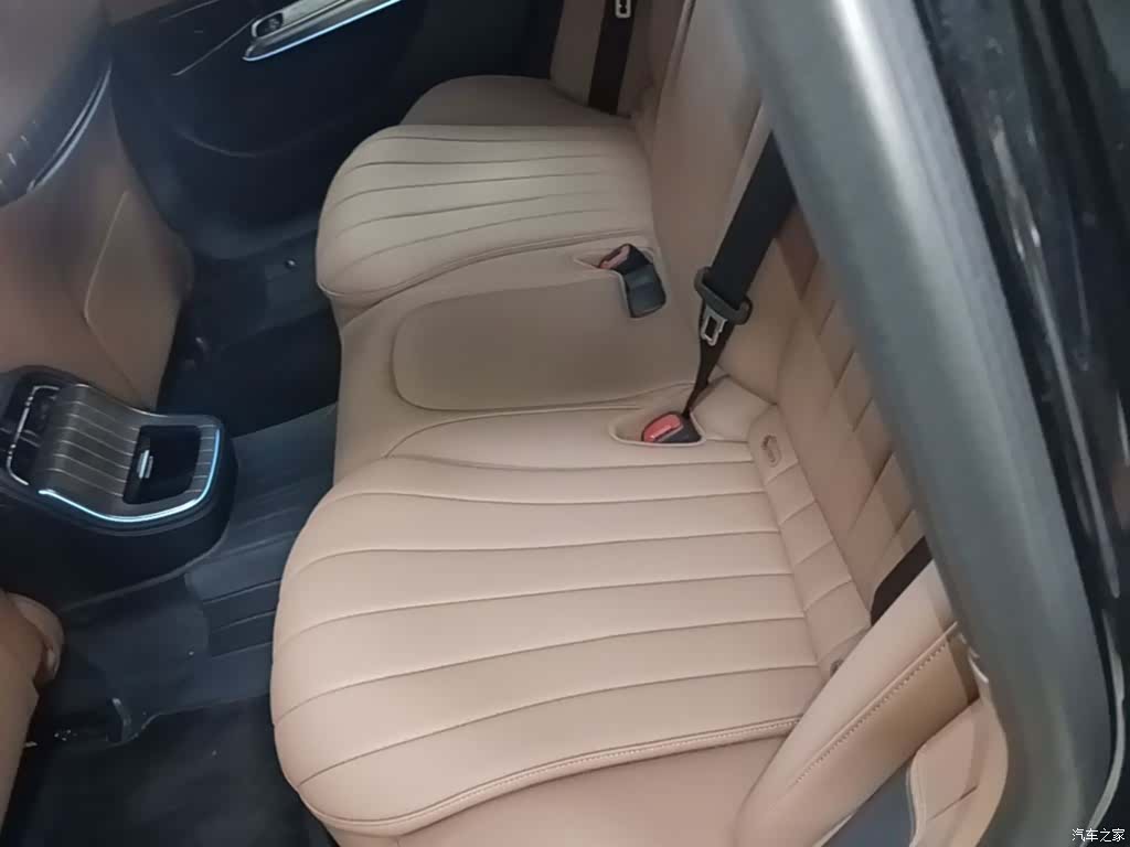 Mercedes-Benz E-Class, 2025 17