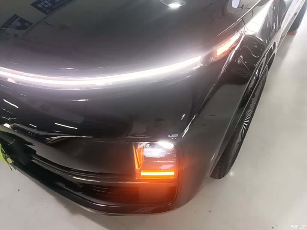 Li Auto L8, 2023 24