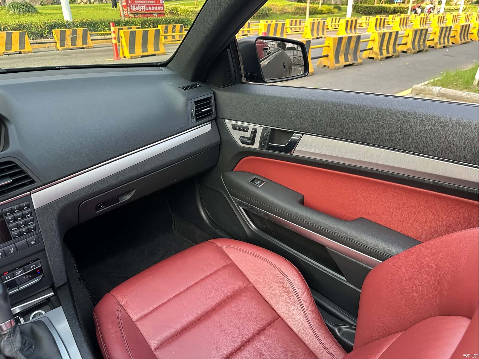 Mercedes-Benz E-Class, 2012 19