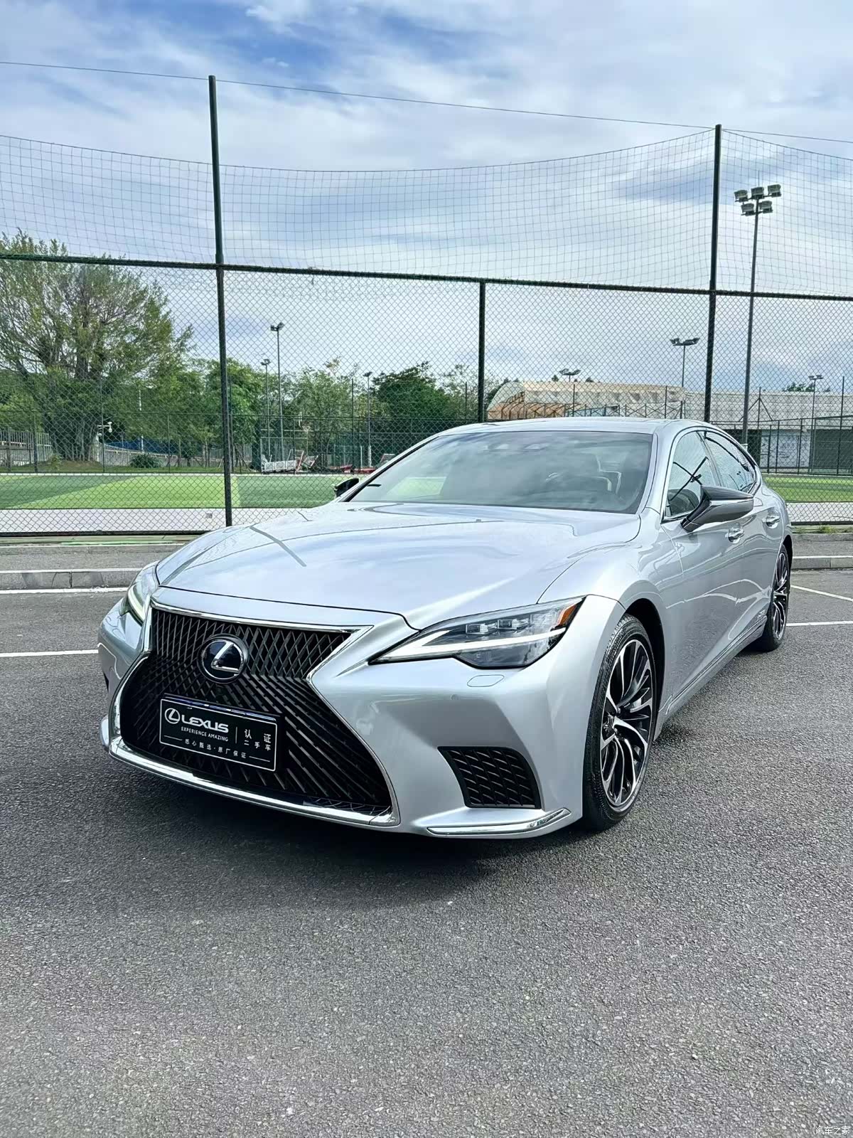 Lexus LS, 2021 1