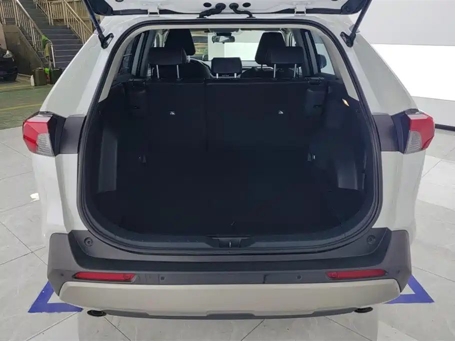 Toyota RAV4 Rongfang