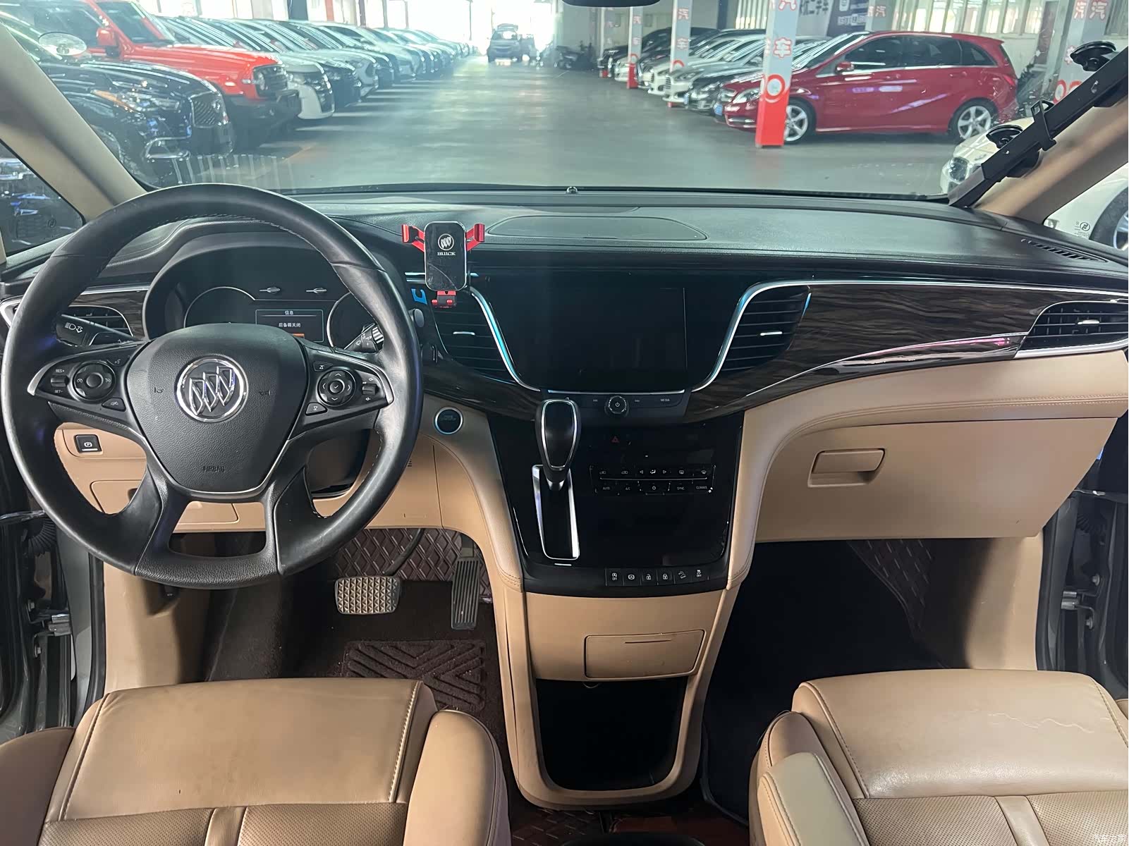 Buick GL8, 2019 15