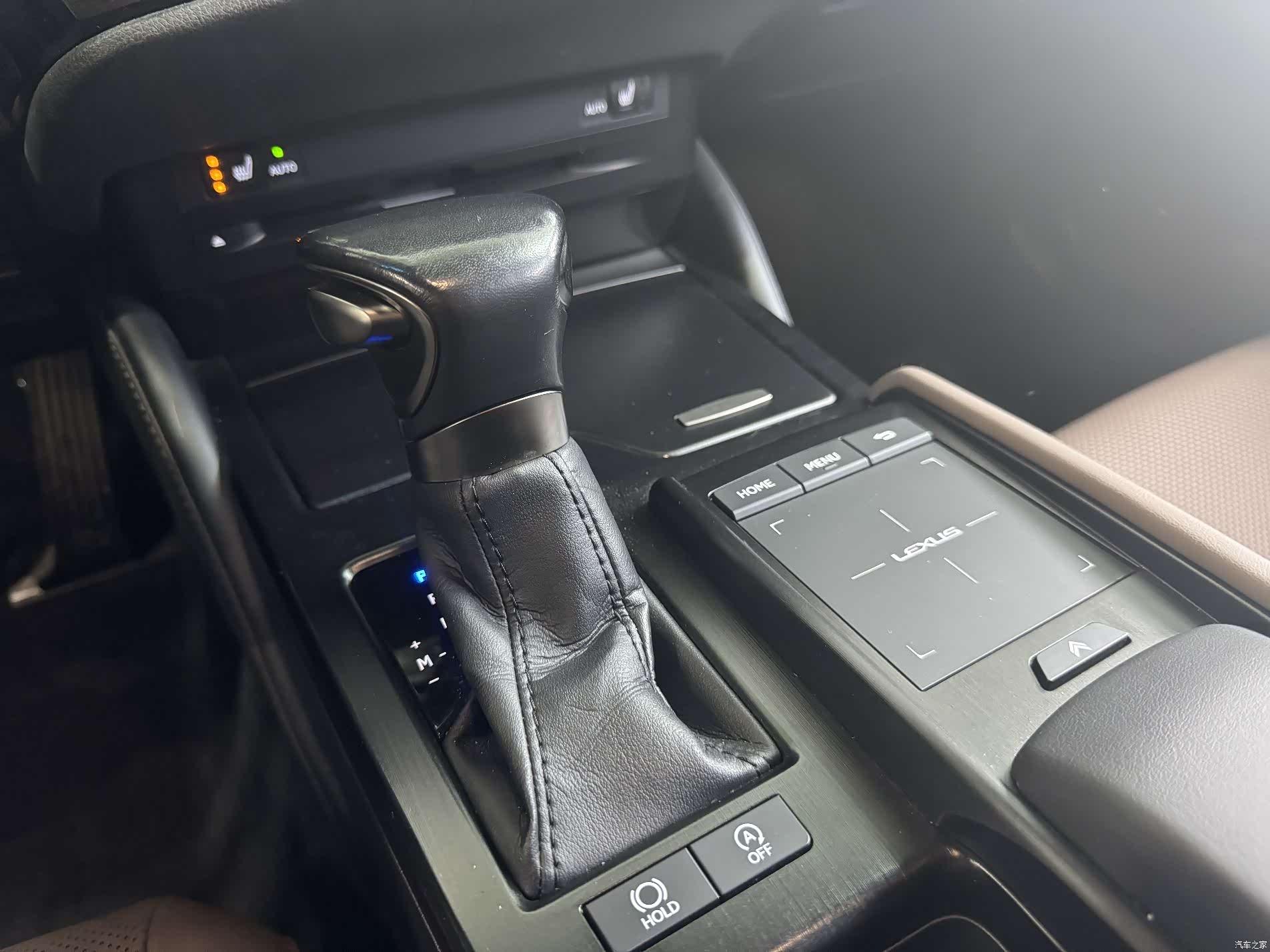 Lexus ES, 2022 10