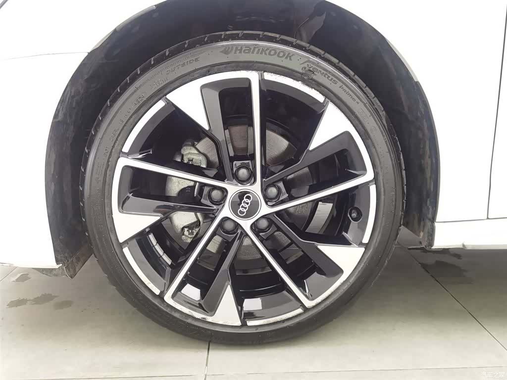 Audi Flying Spur, 2025 17