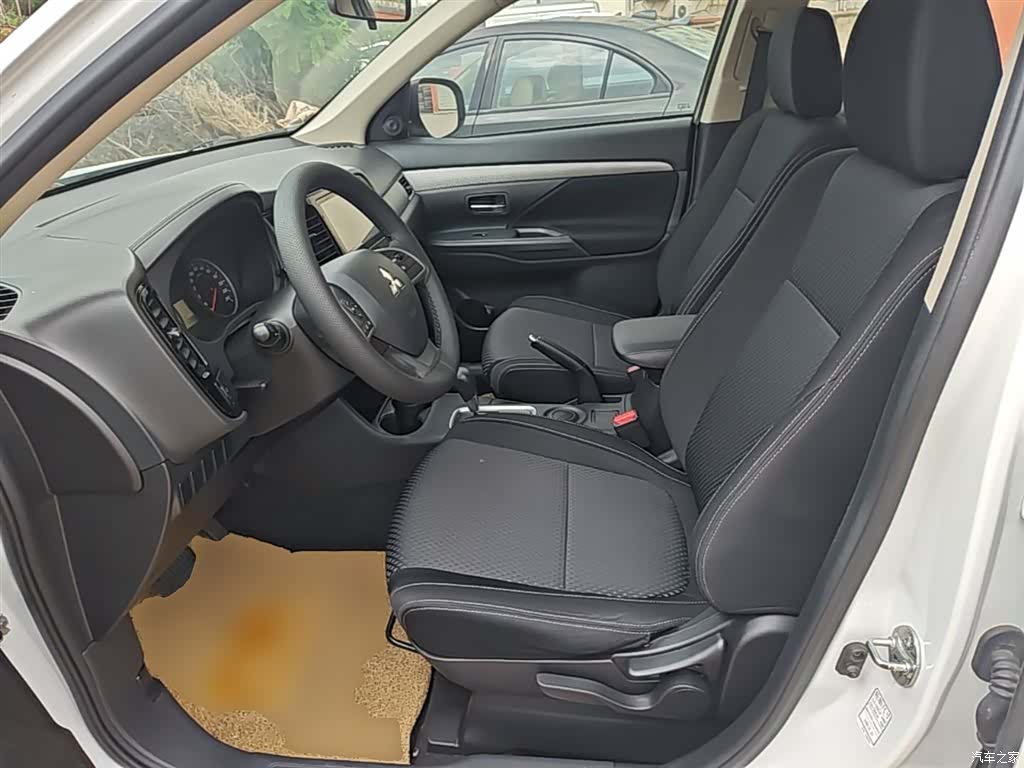Mitsubishi Outlander, 2017 15