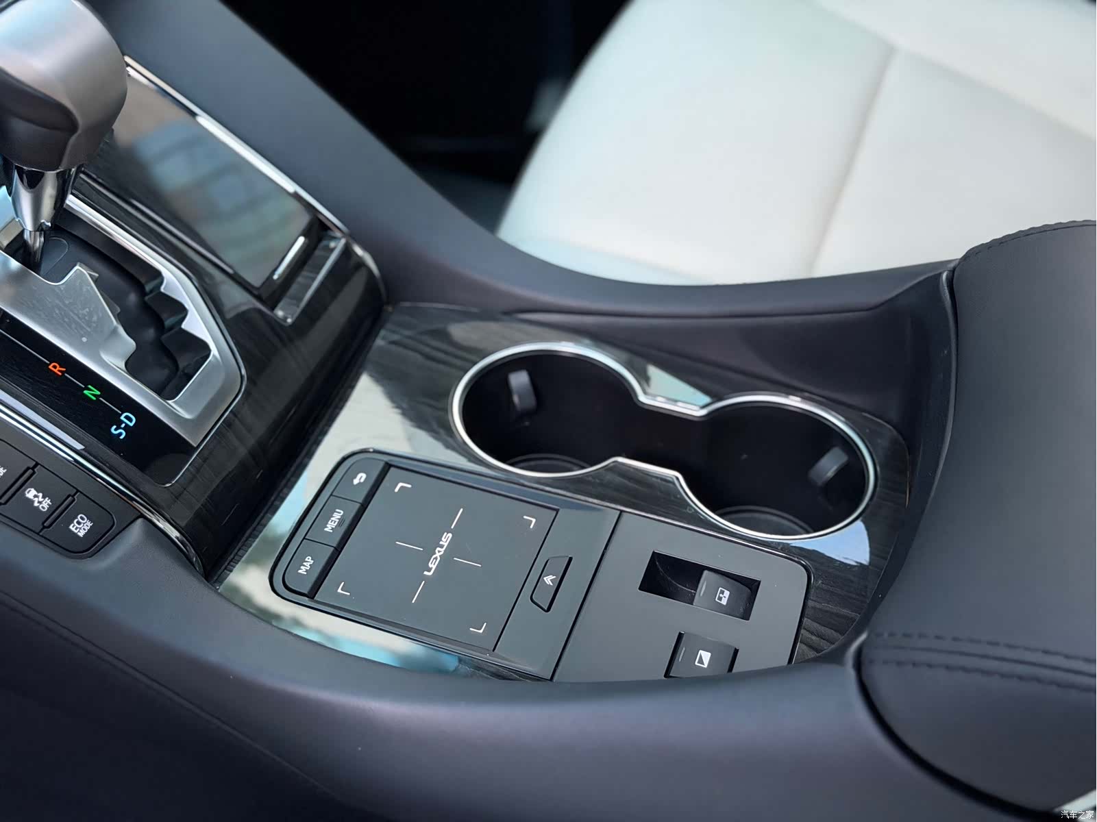 Lexus LM, 2022 18