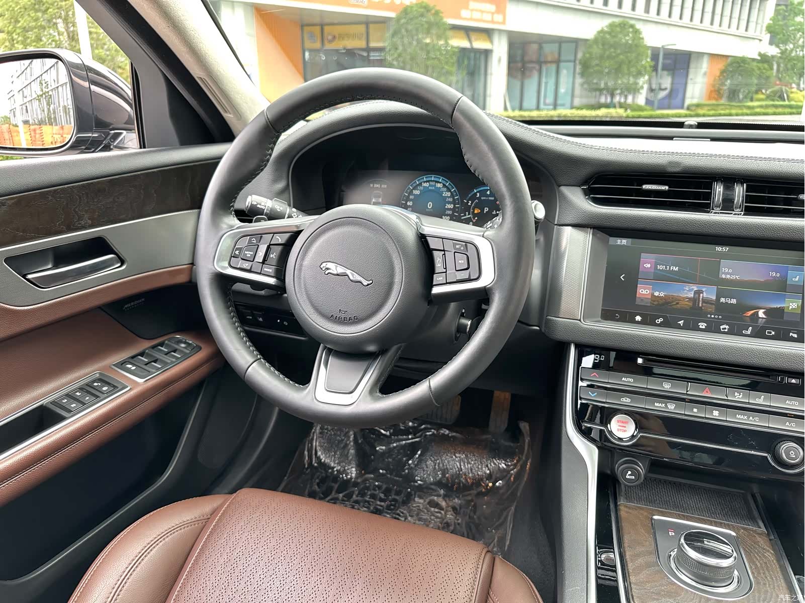 Land Rover XFL, 2018 30