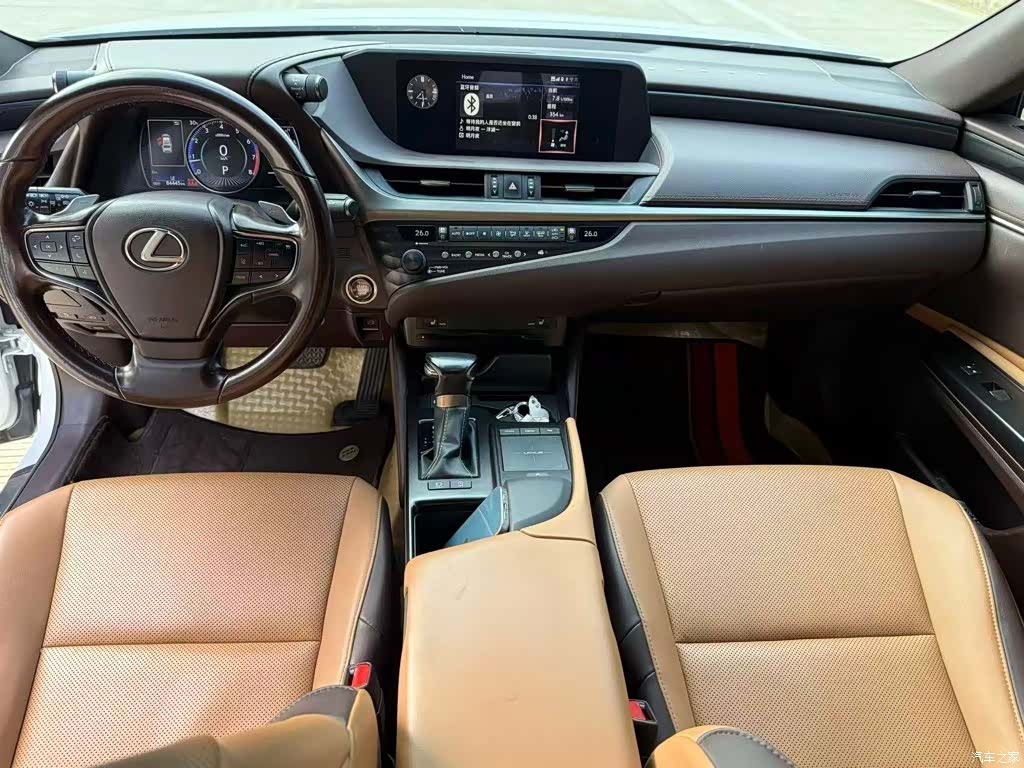 Lexus ES, 2020 все фото