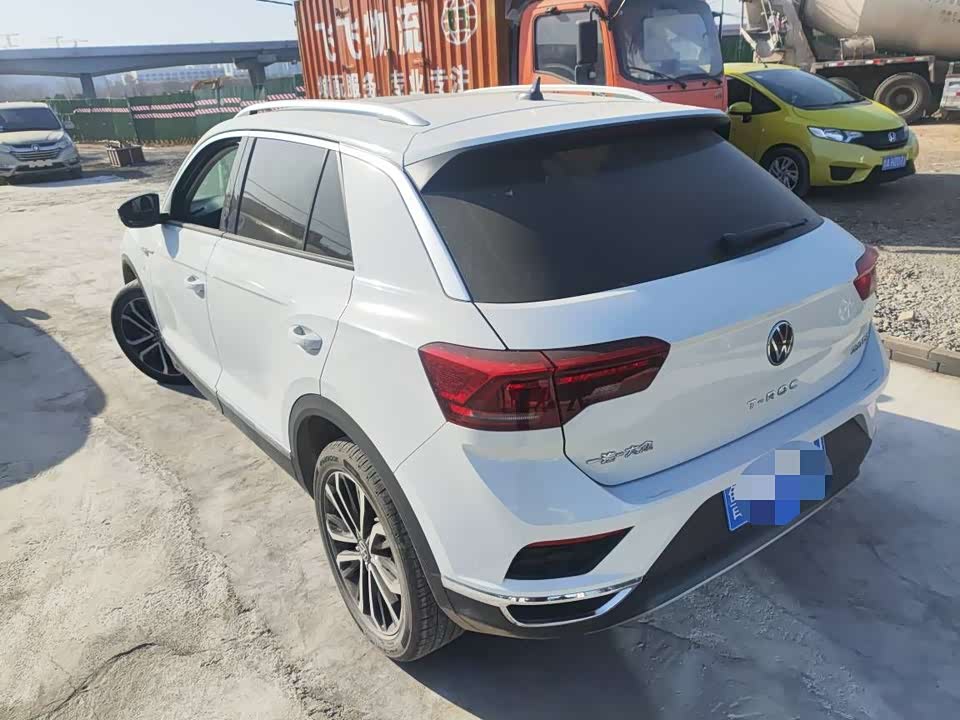 Volkswagen T-ROC exploring Songs