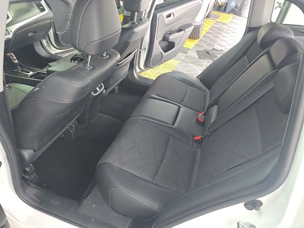 Honda Jade, 2015 24