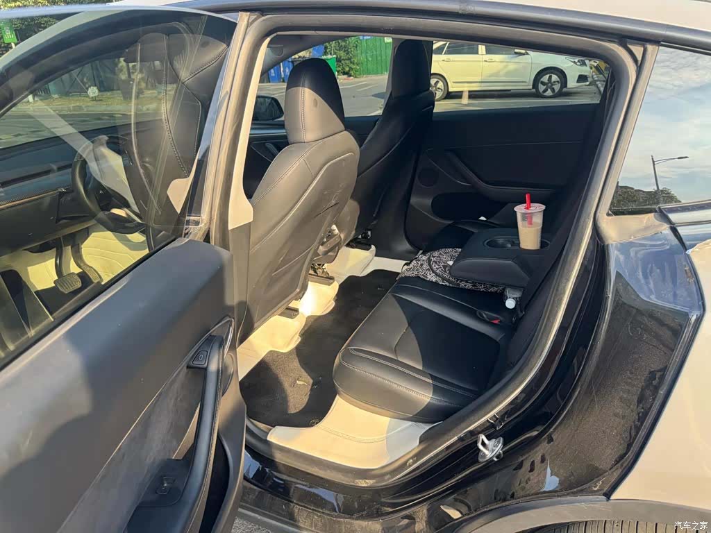 Tesla Model Y, 2022 7
