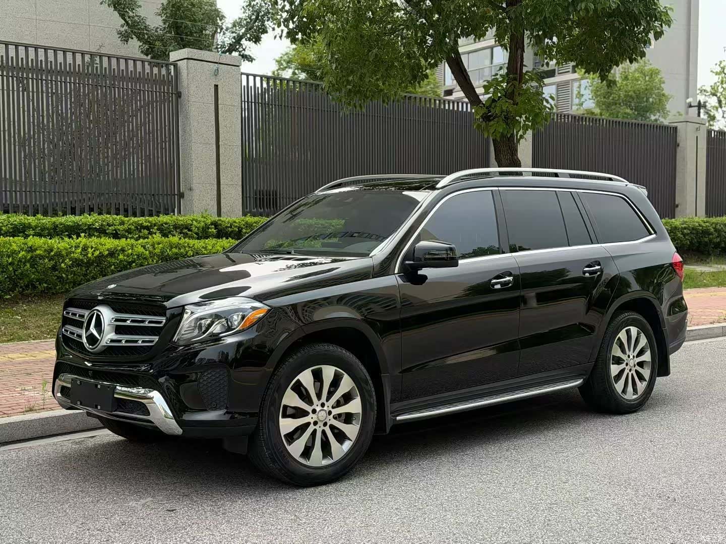 Mercedes-Benz GLS, 2017 1