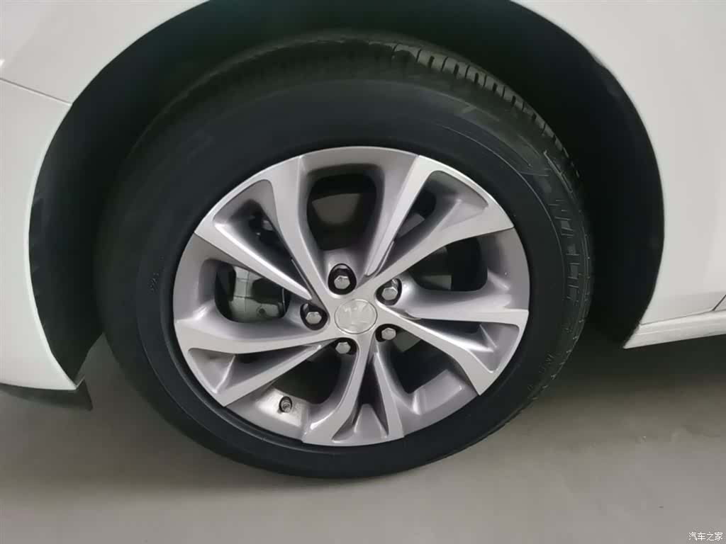 Buick Verano, 2023 23