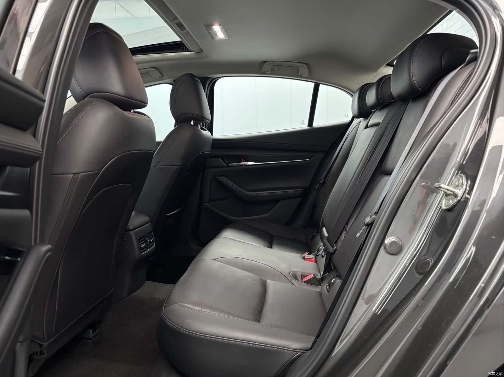 Mazda Mazda3, 2023 все фото