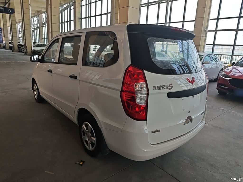 Wuling Hongguang, 2019 все фото