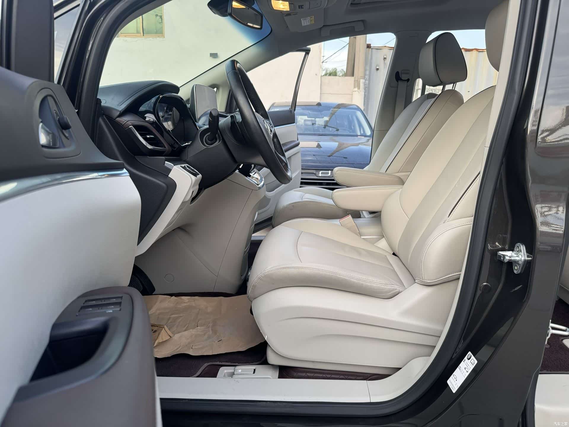 Buick GL8, 2021 12