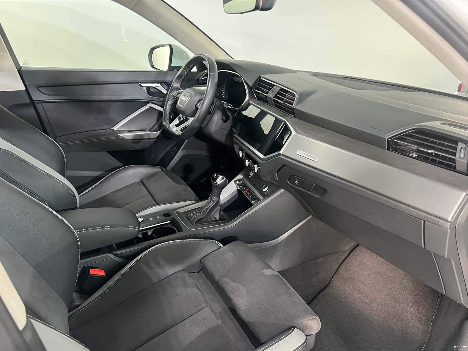 Audi Q3, 2023 16