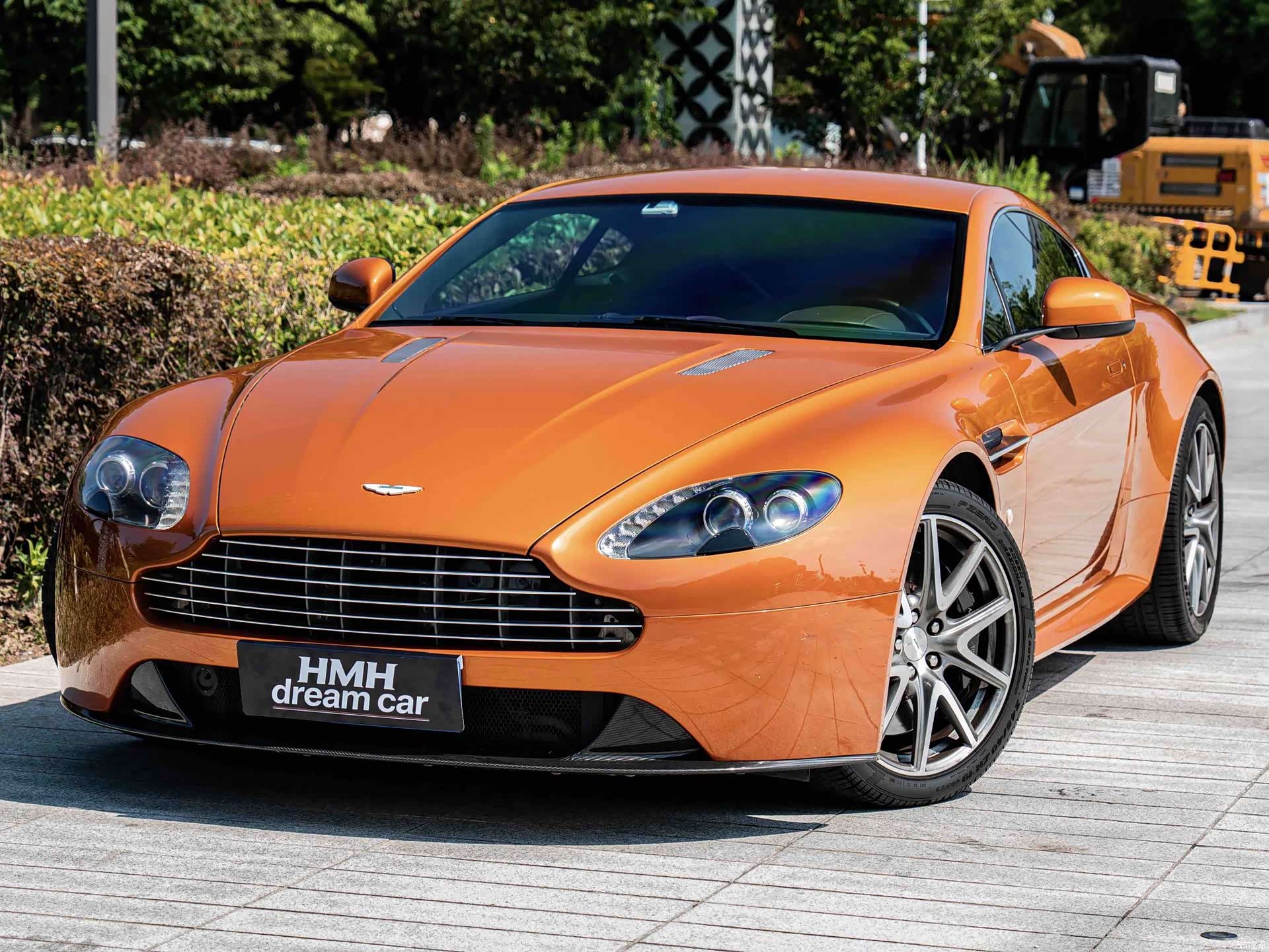 Aston Martin Vantage, 2014 1