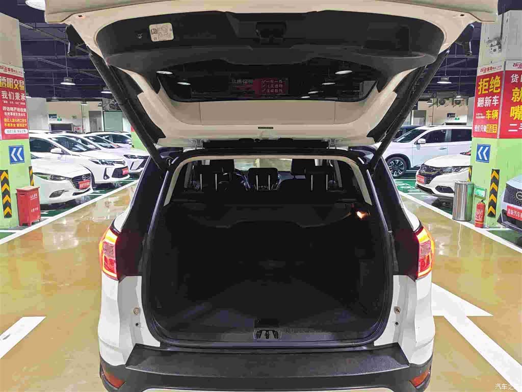 Ford Kuga, 2016 10