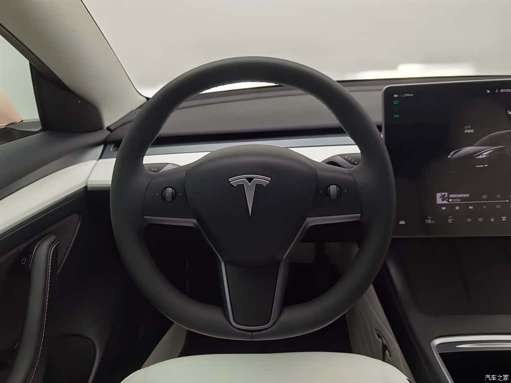 Tesla Model 3, 2023 11