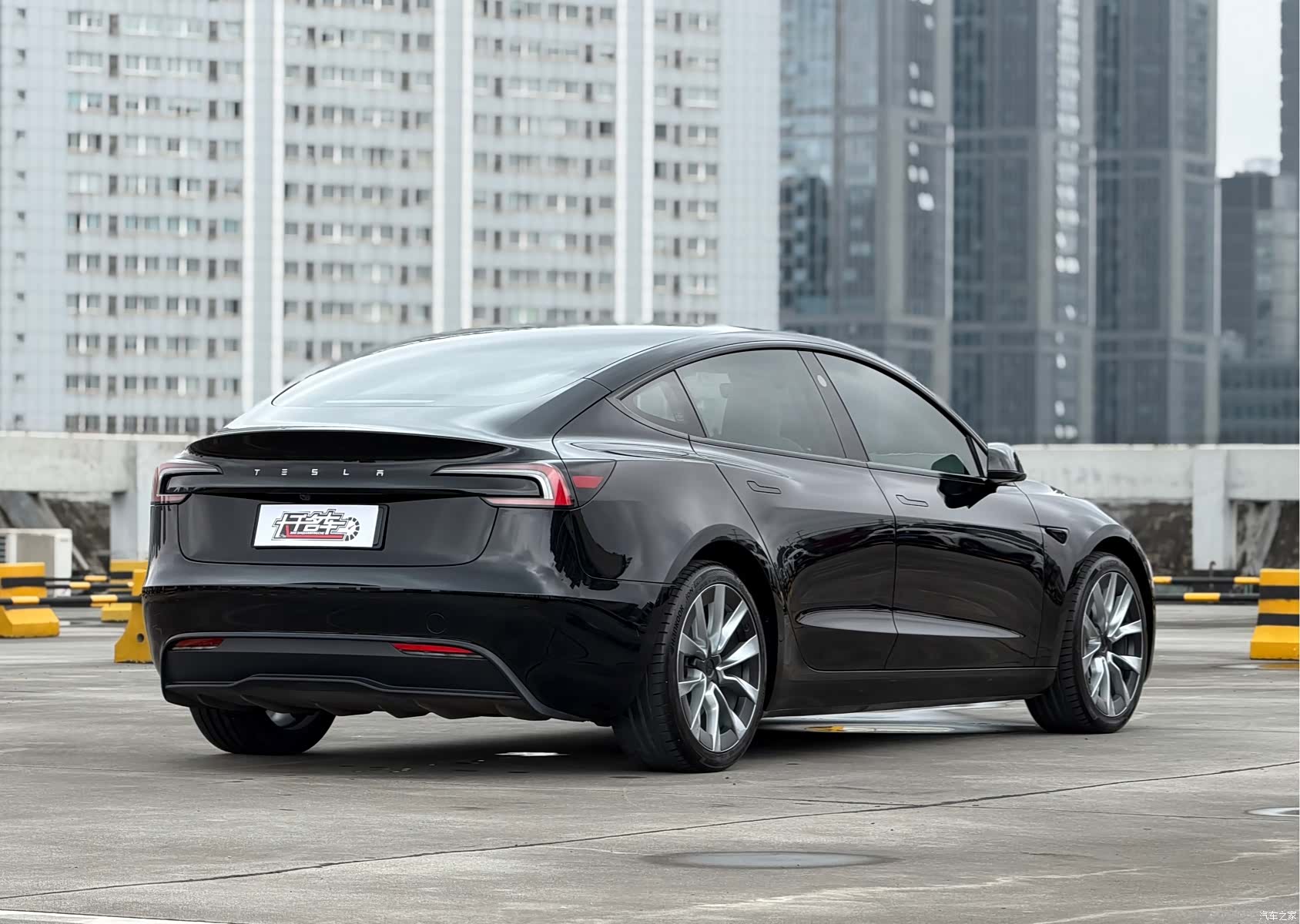 Tesla Model 3, 2024 все фото