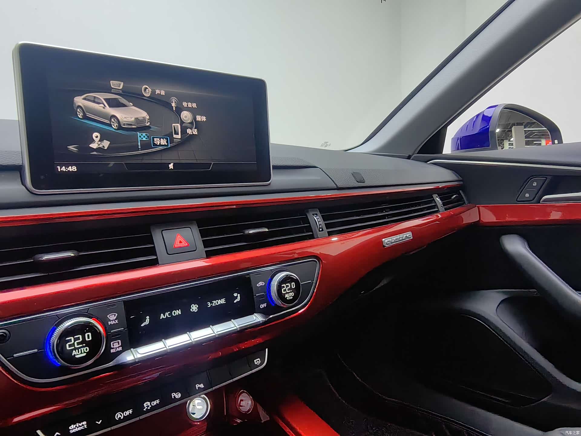 Audi A4L, 2020 все фото