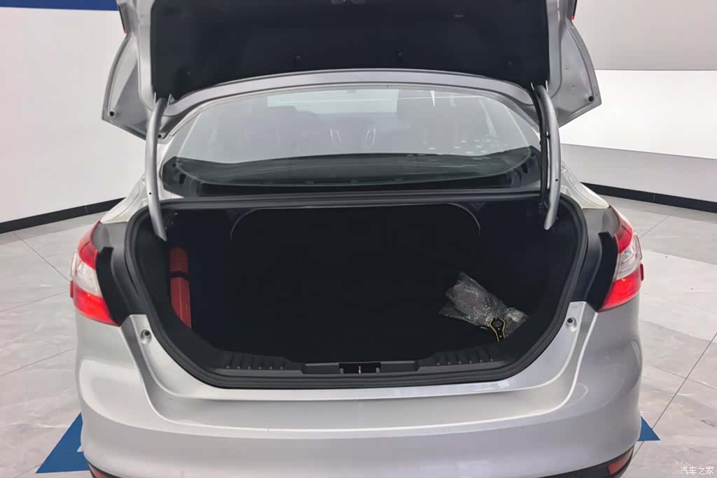 Ford Focus, 2013 4