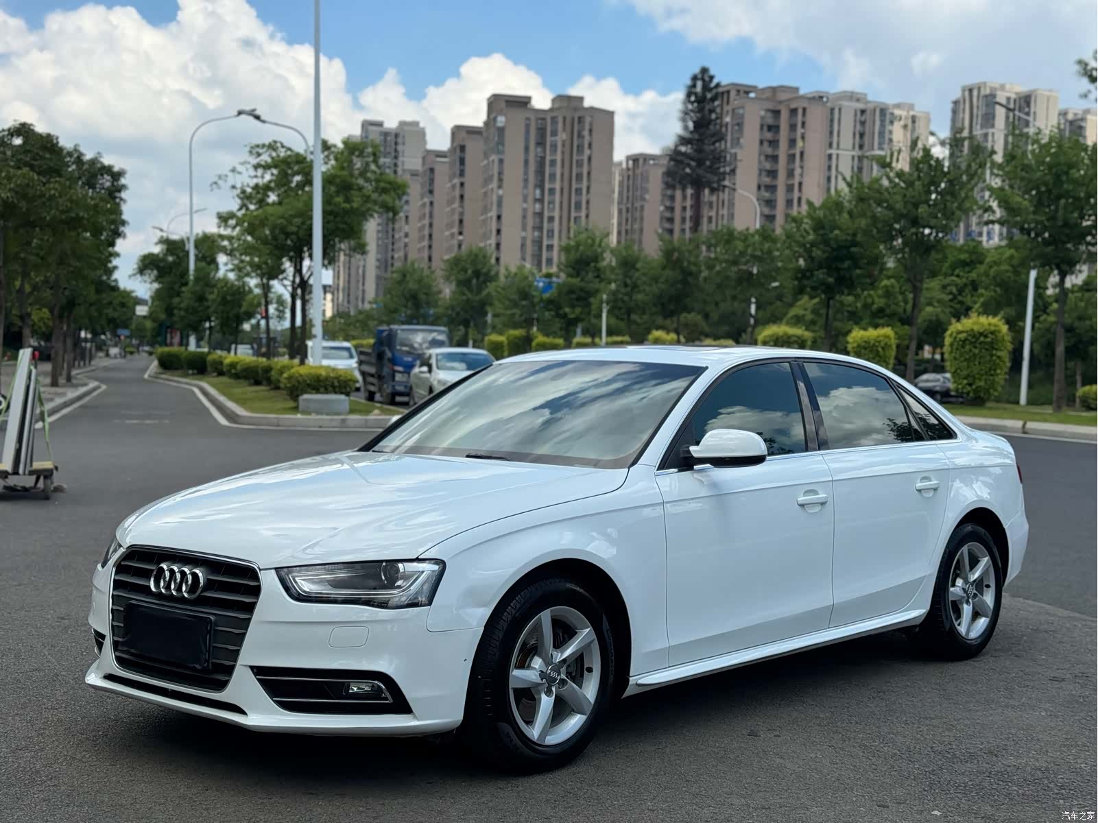 Audi A4L, 2016 1