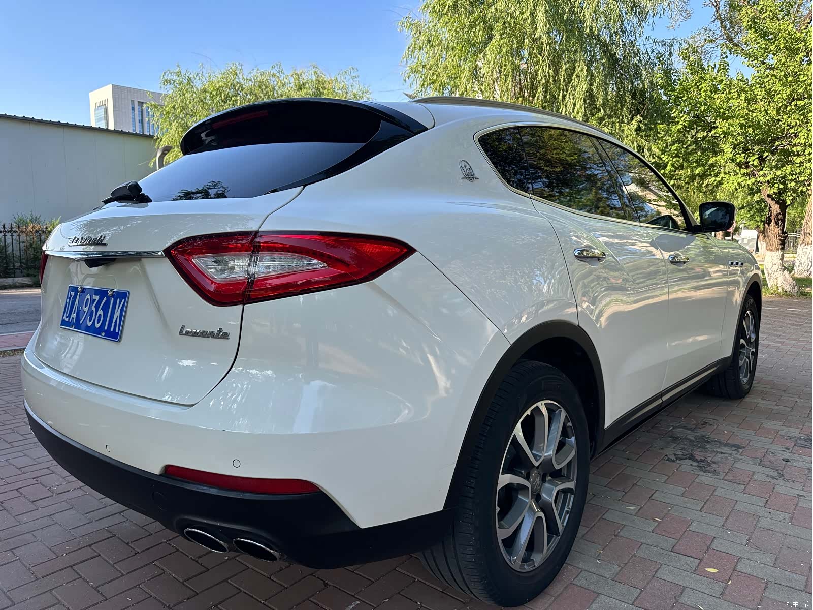 Maserati Levante, 2017 все фото