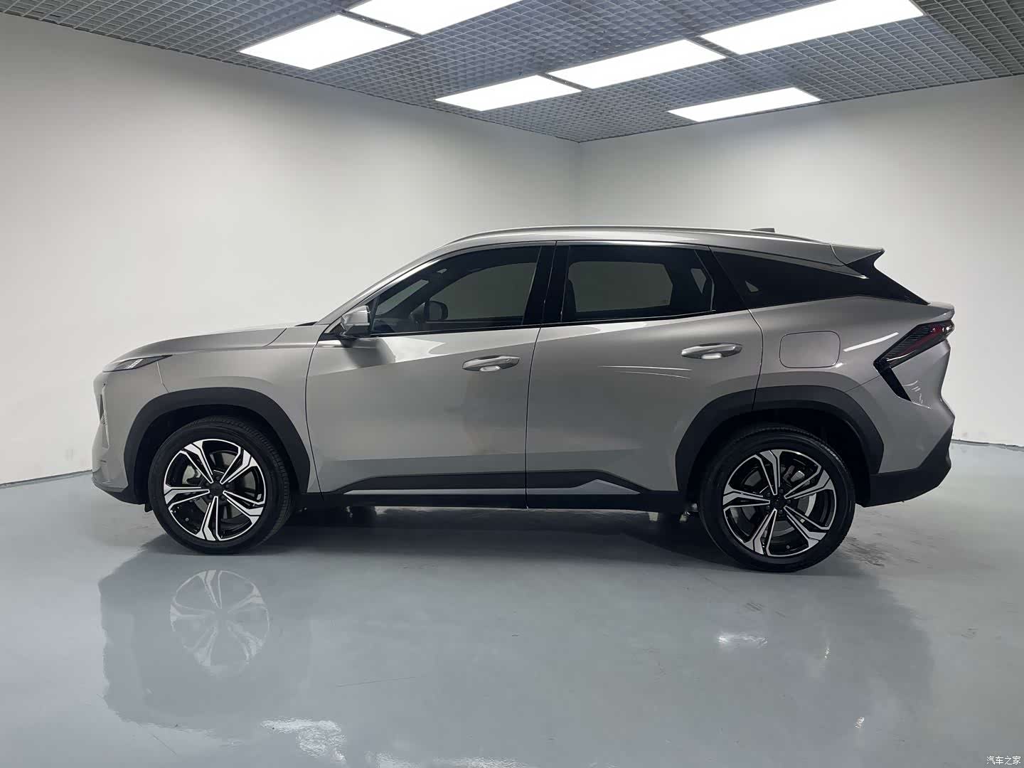 Geely Galaxy L7, 2024 4